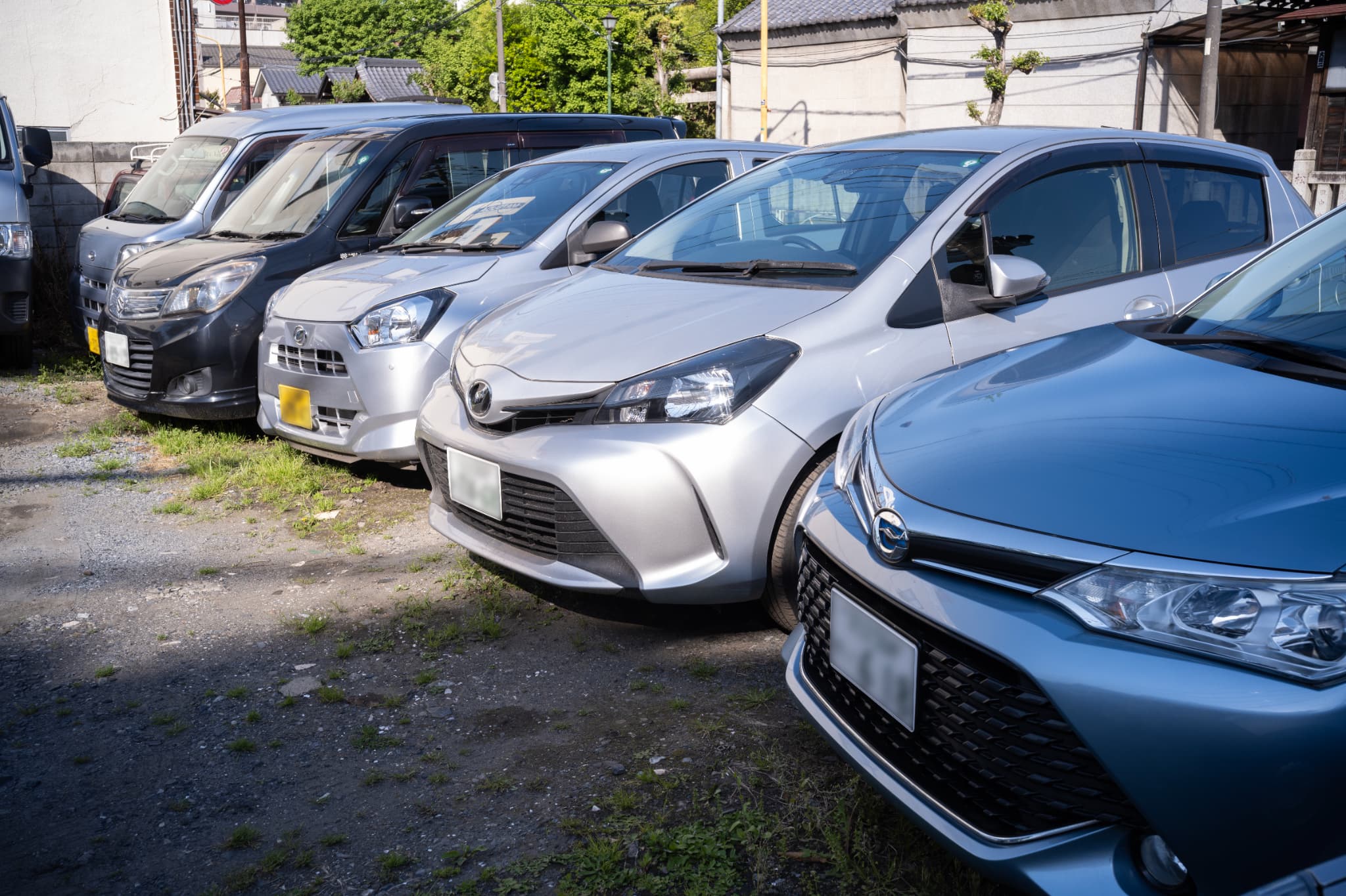 車が並んでいる写真